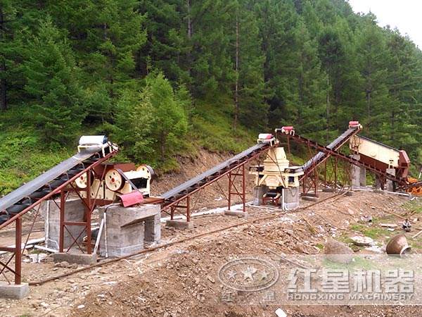 皮带输送机安装的滑环代替了中空轴