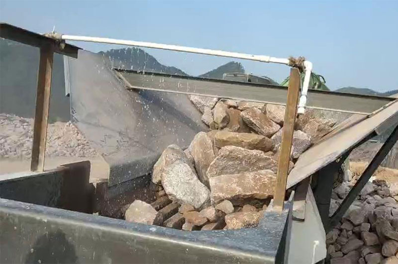 湿料用什么破碎机好？高湿物料粉碎机生产视频