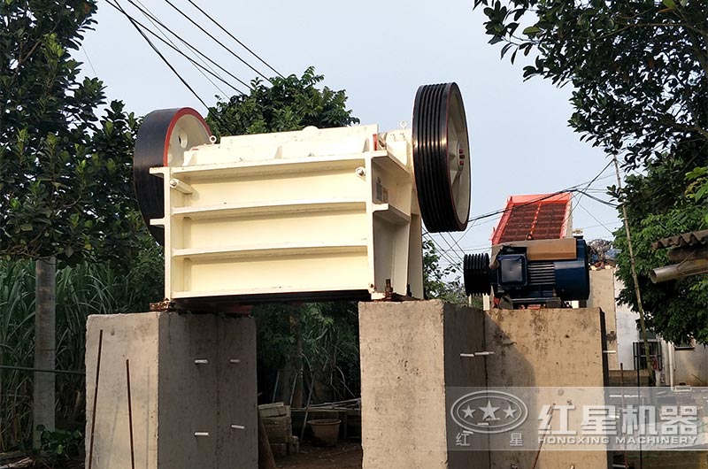 破碎机小型有几种，小型破碎机价格与图片