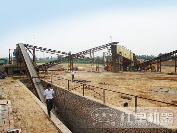 一台时产200吨的山沙圆振动筛多少钱