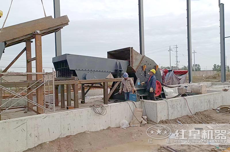 杏耀锤式破碎机安装现场