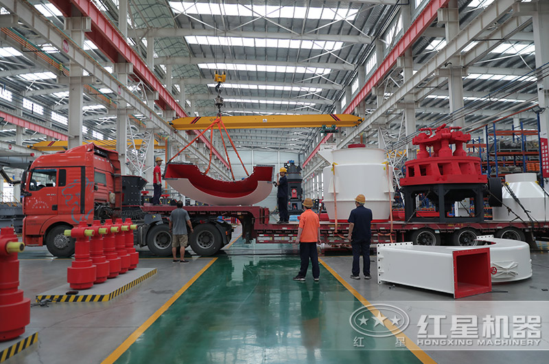 杏耀高压磨粉机装车发货现场 杏耀高压磨粉机装车发货现场