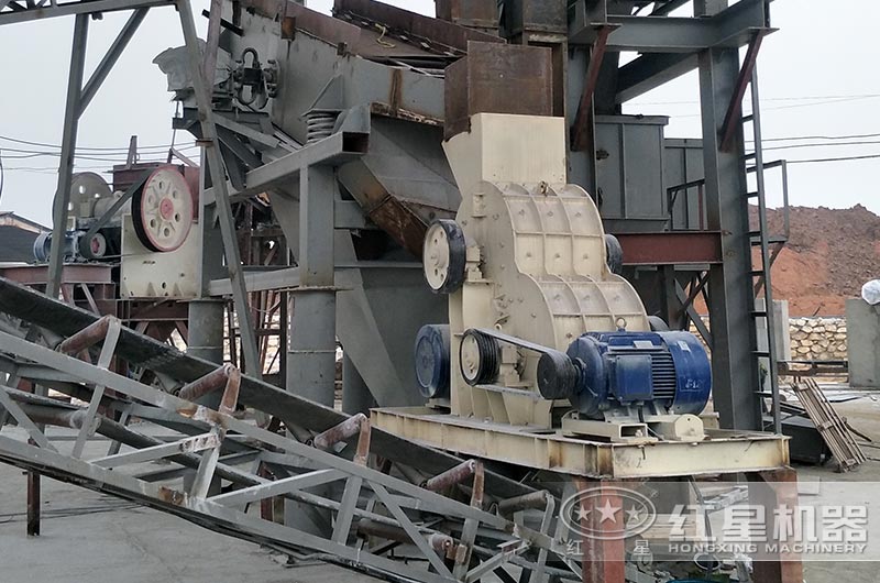 双极破碎机生产现场 双极破碎机生产现场