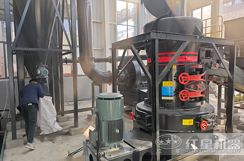 超细立式磨粉机试机现场 超细立式磨粉机试机现场